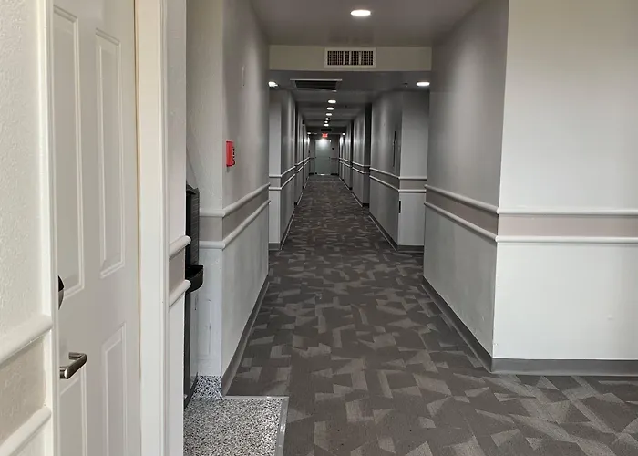 6 Bullhead City, Az - Laughlin Hotel 4*